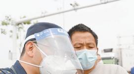 沿著(zhù)高速探物流（人民眼·統籌疫情防控和物流暢通保供）